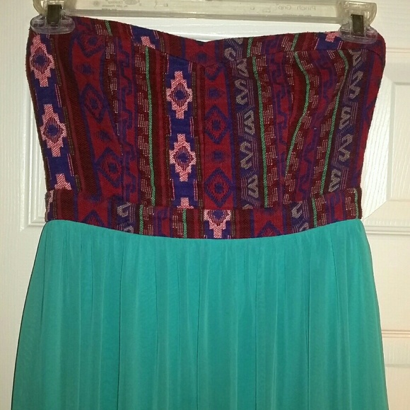 Abbeline Aztec Maxi Dress - Picture 2 of 4